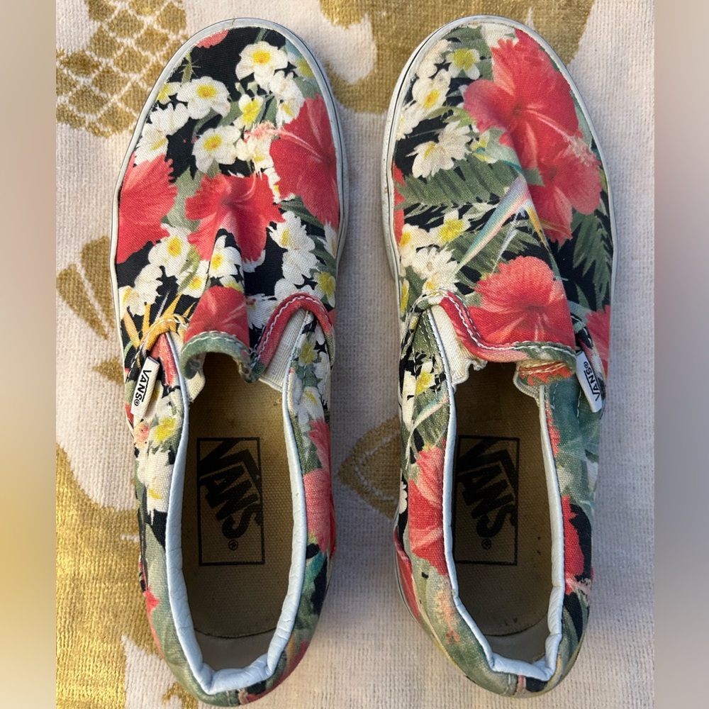 Women’s Vans Hawaiian Flower Aloha Slip-on Canvas Sneakers - Size 6